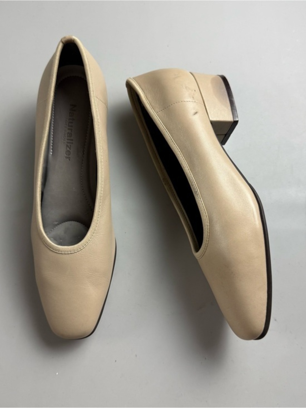 vtg Y2K Naturalizer Cream Leather Block Heel Pumps Women’s 6.5 Minimalist